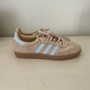 Adidas Women's Sneakers in Beige and Light Blue - Like New